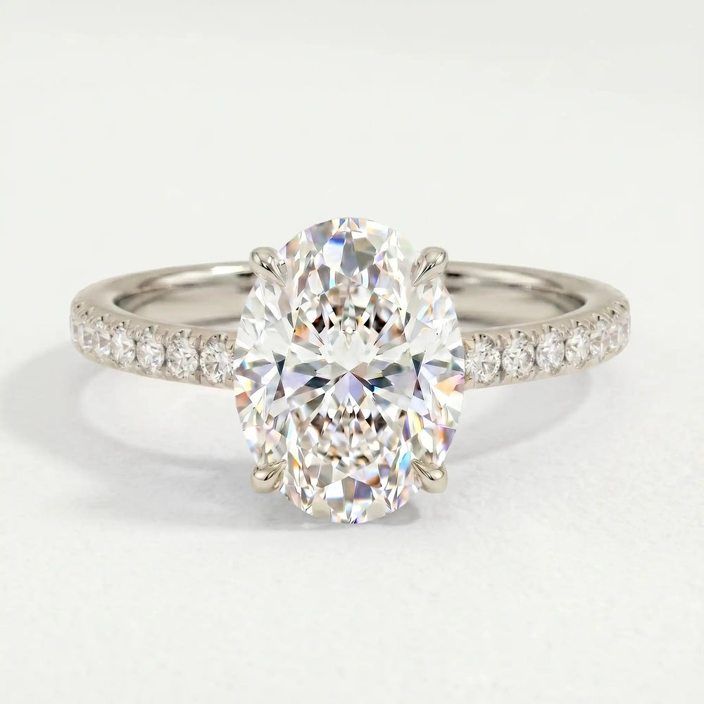 Lively Oval Pavé — Platinum